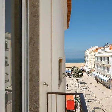 Grandmas House アパート ナザレ