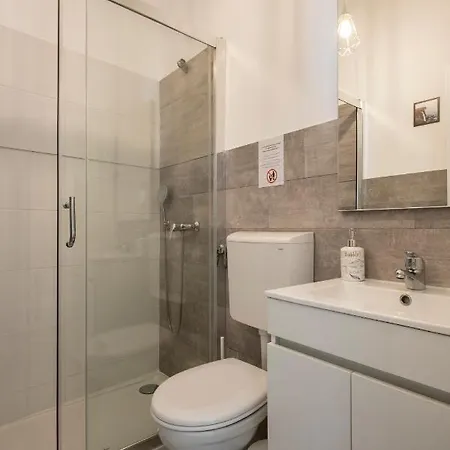 Grandmas House * Nazaré