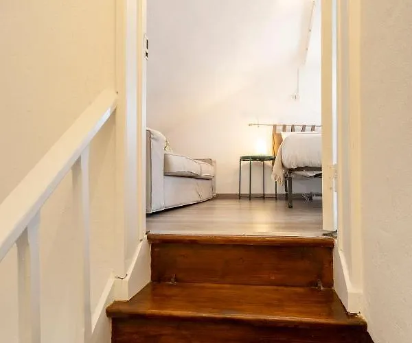 Grandmas House דירה נאזרה